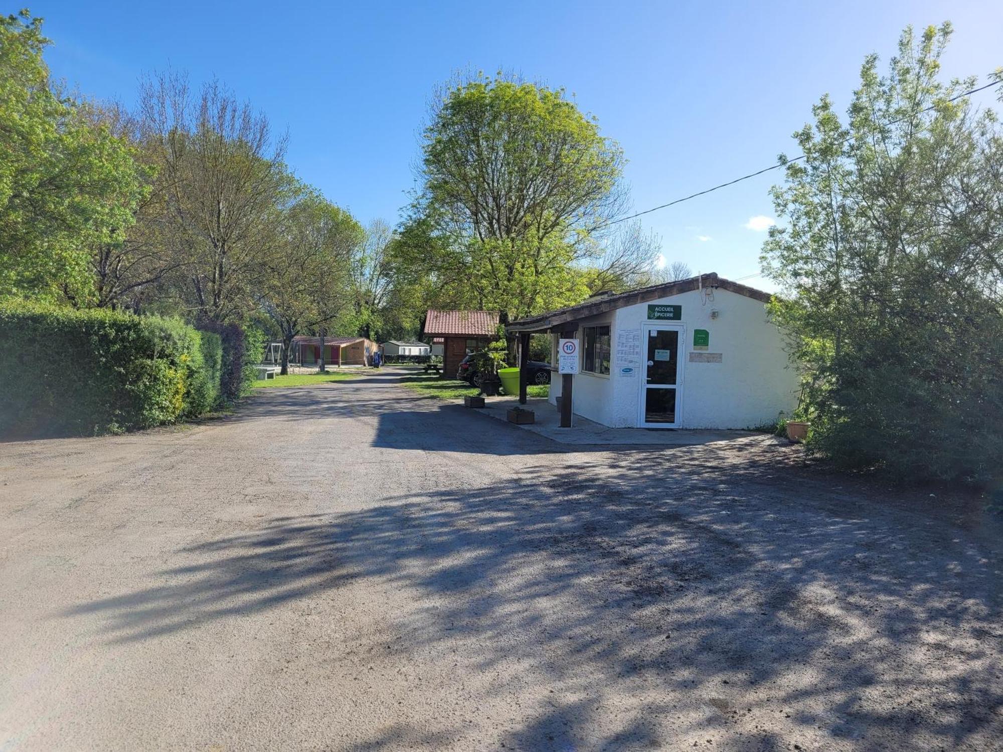 Camping Les 2 Salamandres Arces-sur-Gironde Exterior foto